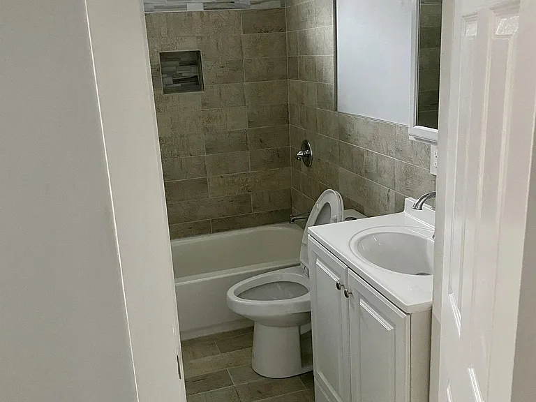 5112 Hazel Ave #3 — Photo 5