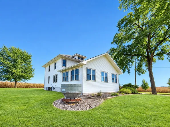 1357 State Route 78 N, Stockton, IL 61085