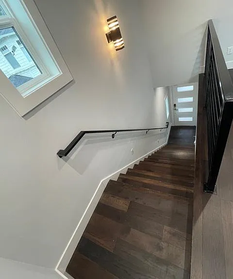 2074 Market St — Photo 5