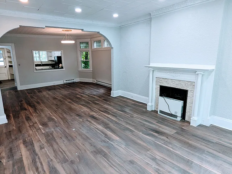 601 Clay Ave #1 — Photo 4