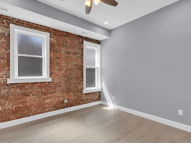 3500 Magnolia Ave #2R — Photo 10