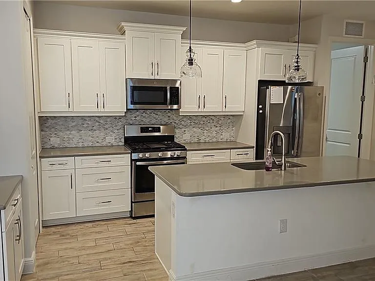 2305 Ariane Dr — Photo 23