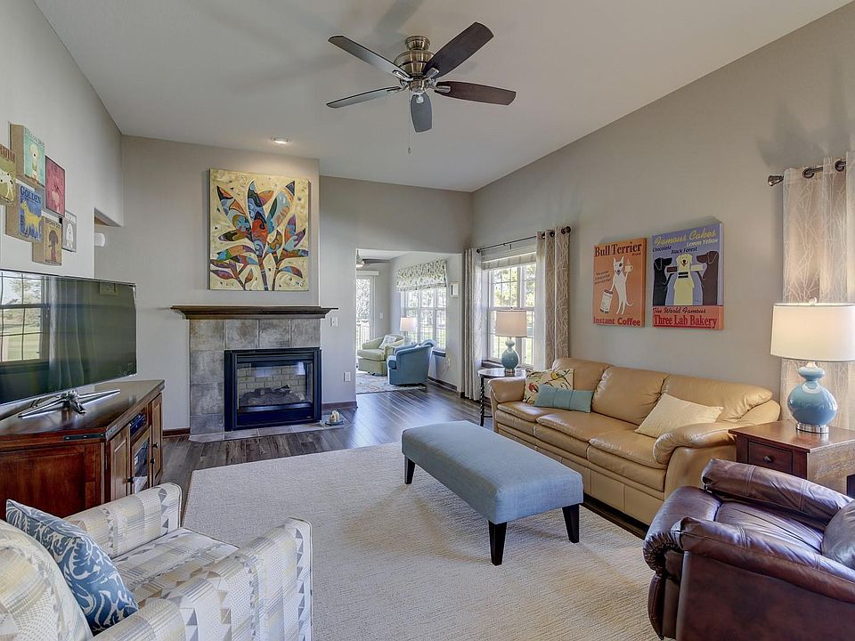 1st image of 876 Sweetbriar Dr
