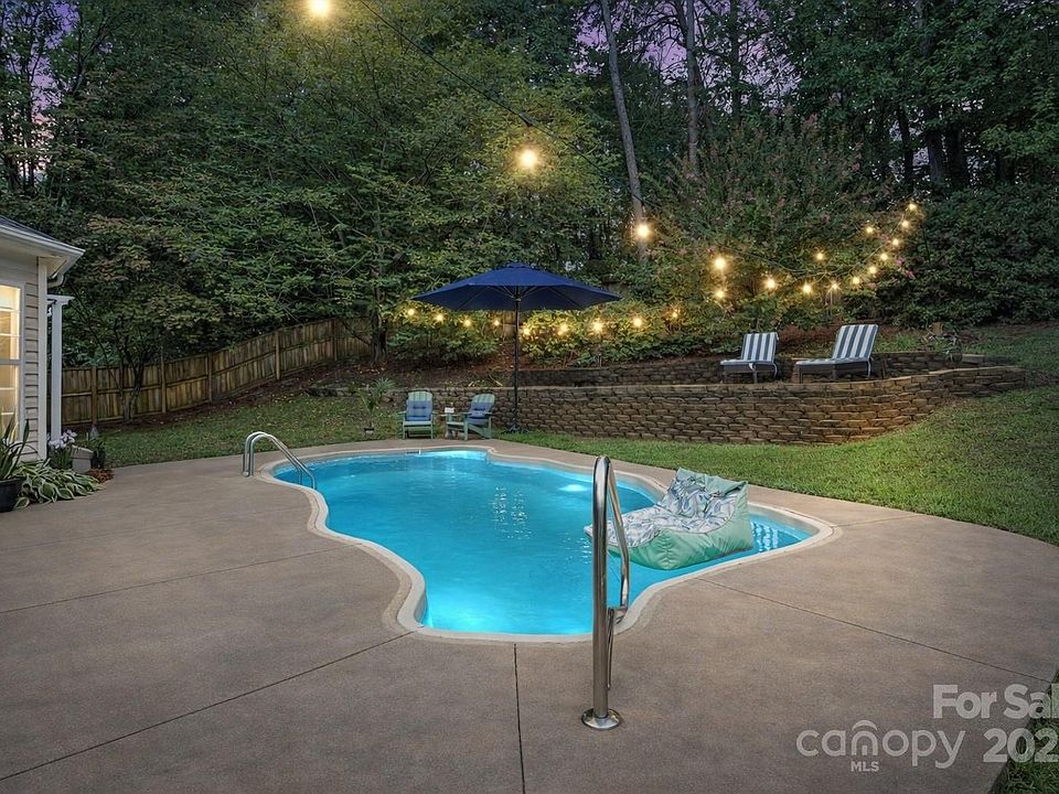 1st image of 131 Misty Arbor Ln