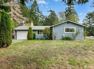 4318 Rhododendron Dr, Oak Harbor, WA 98277