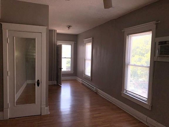 2nd image of 625 E Burlington St APT 6