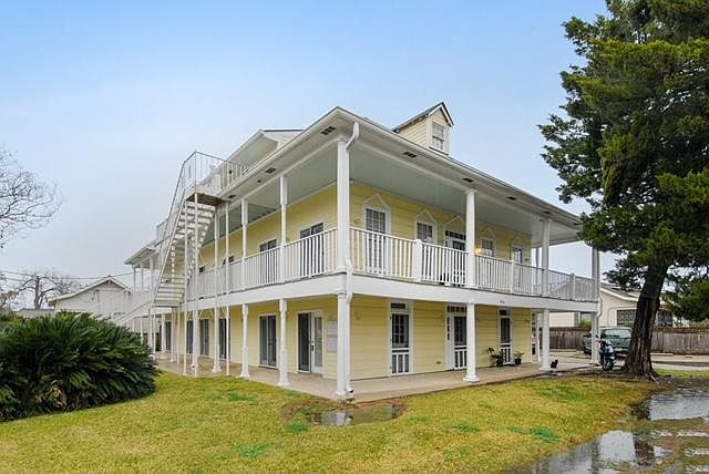 1st image of 606 Egania St