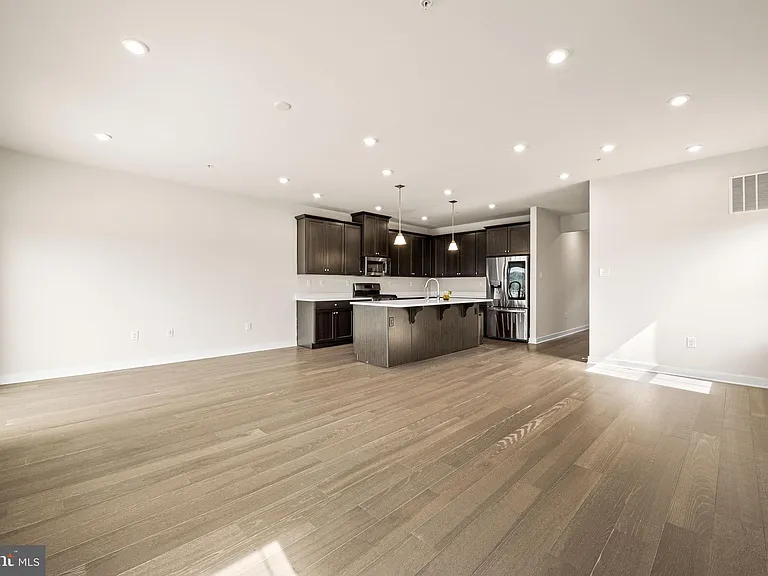 220 Chase Dr — Photo 12
