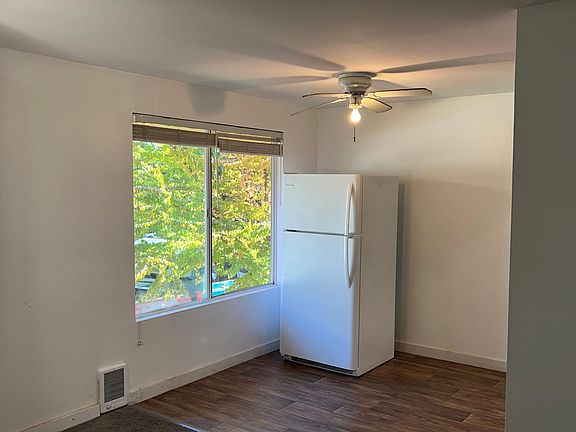 5th image of 5621 204th St SW #C