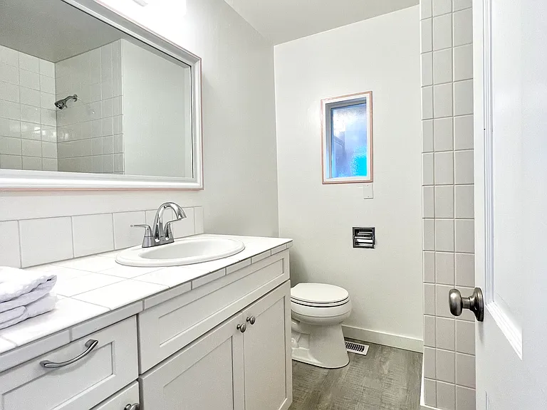 guest bathroom 1