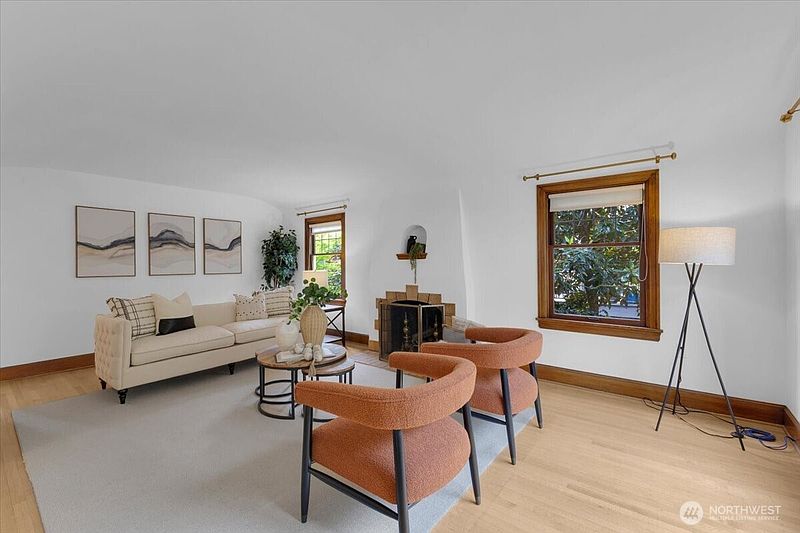 4th image of 1955 21st Avenue E