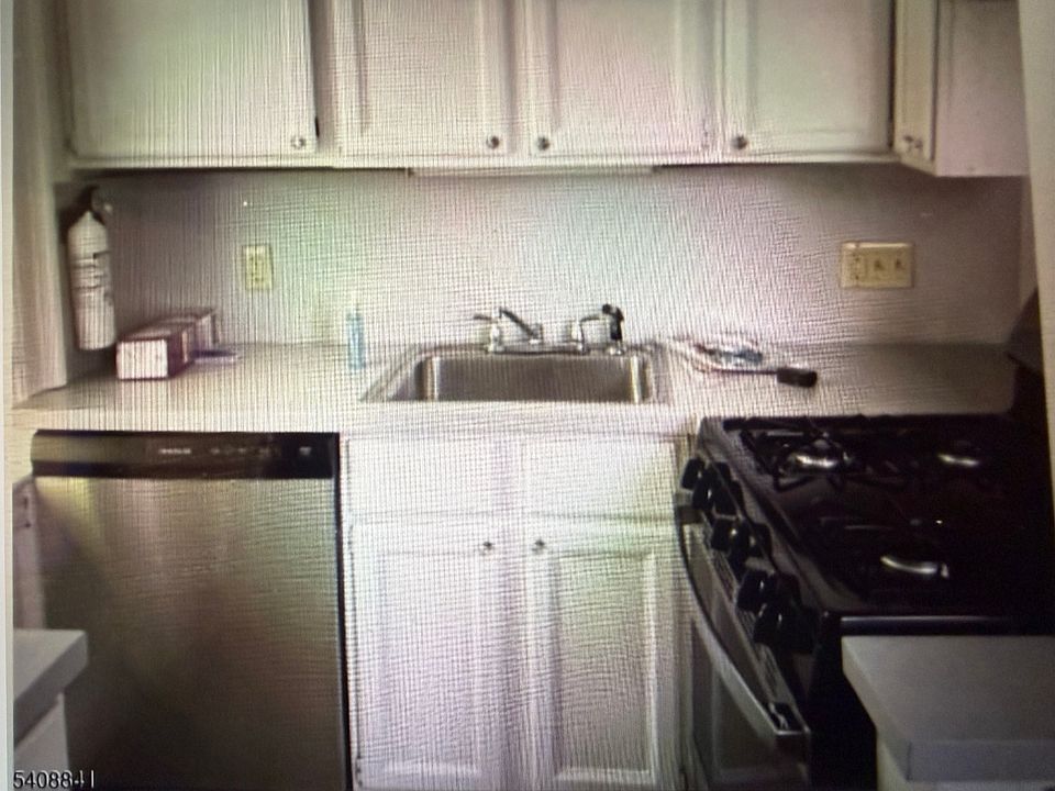 2nd image of 132 Watchung Ave #2