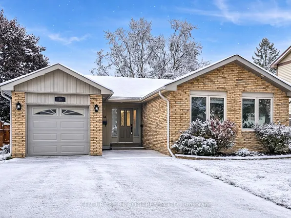 16 Gloria St, Barrie, ON L4N 4L9