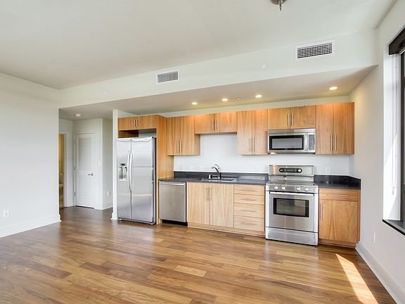 2nd image of 88 E San Fernando St Unit 605