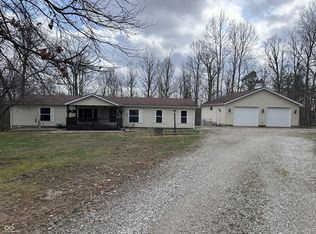 8053 W Lane Ct, Seymour, IN 47274