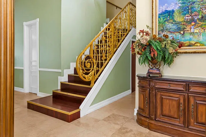 7 bed, 4612 sqft, $6,000 — Photo 3