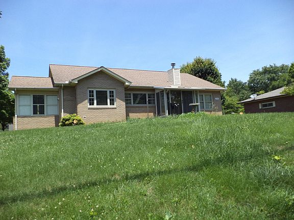5th image of 1703 Woodrow Dr