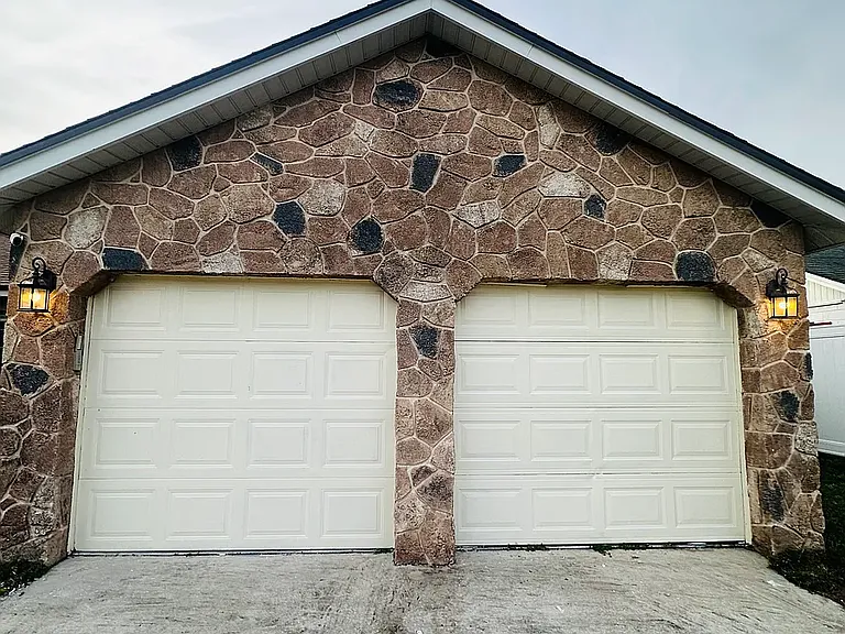 648 Pyramid Ave — Photo 4