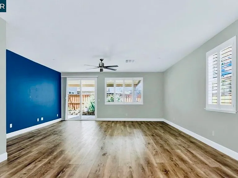 373 Anchorage Dr — Photo 12