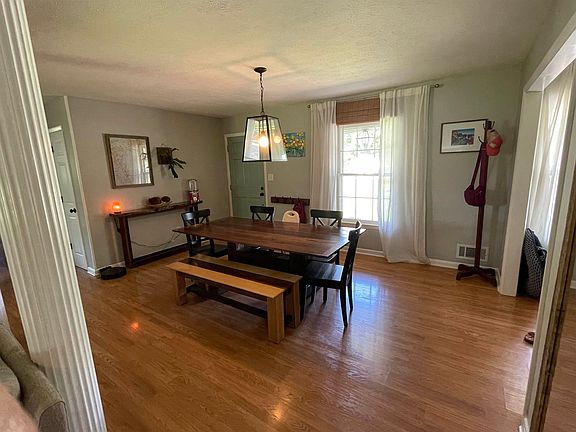 5th image of 1706 Lennox Way
