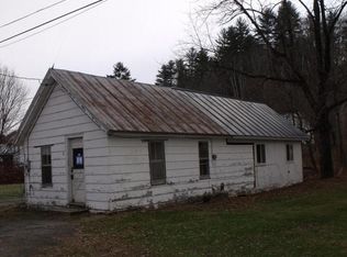 11 Collins St, Bingham, ME 04920