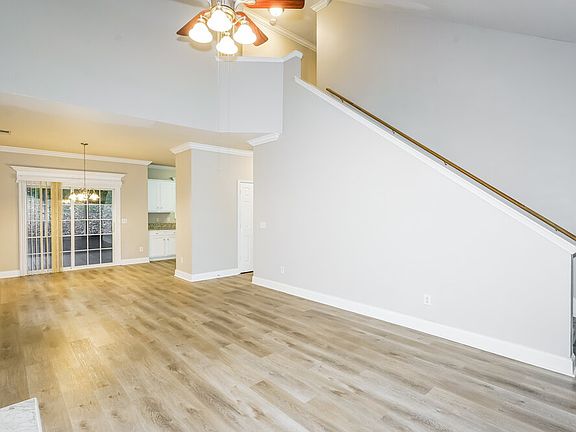 5th image of 111 Coldwater Dr