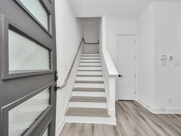 318 Neyland St — Photo 21