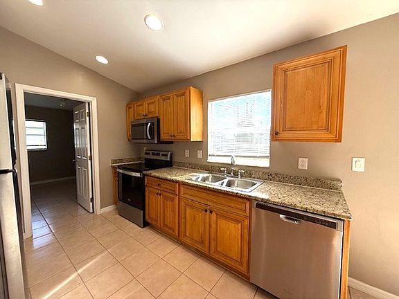 4th image of 53 Denis Ave S