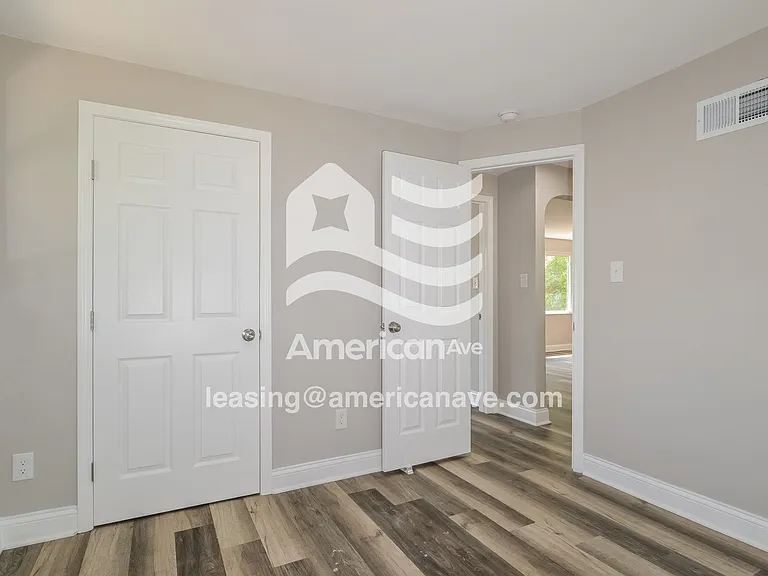 741901_009_main_bedroom_14020177.jpg