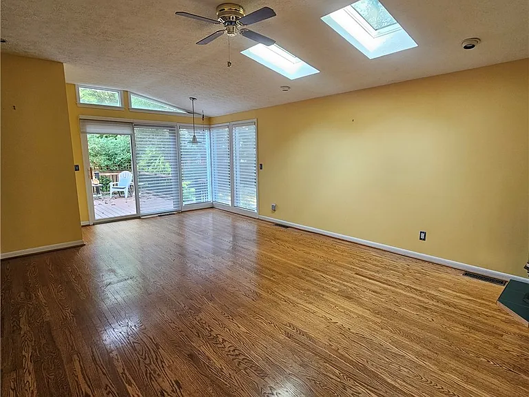 50 Greenview Dr — Photo 21