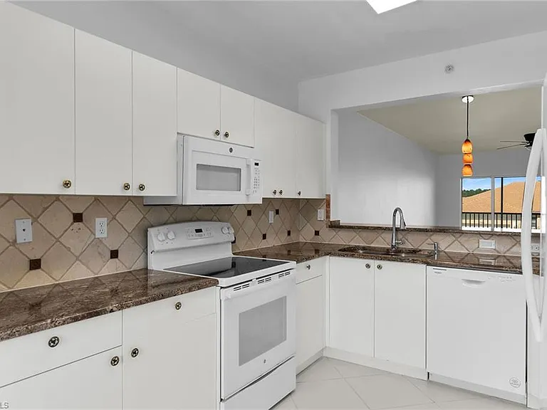 7835 Regal Heron Cir #202 — Photo 5