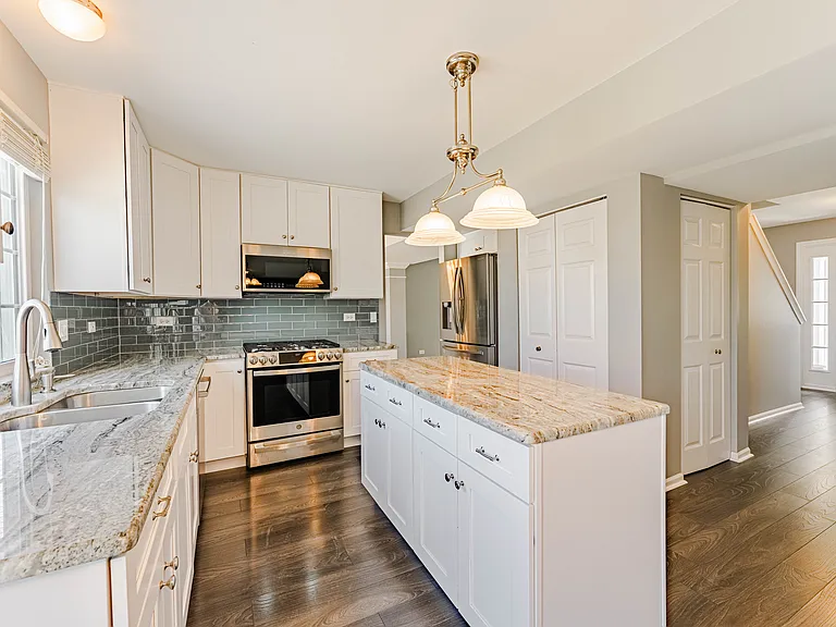 1371 E Braymore Cir — Photo 8