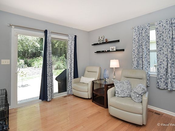 5th image of 328 Panama Ave
