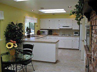 kitchen/bfast nook
