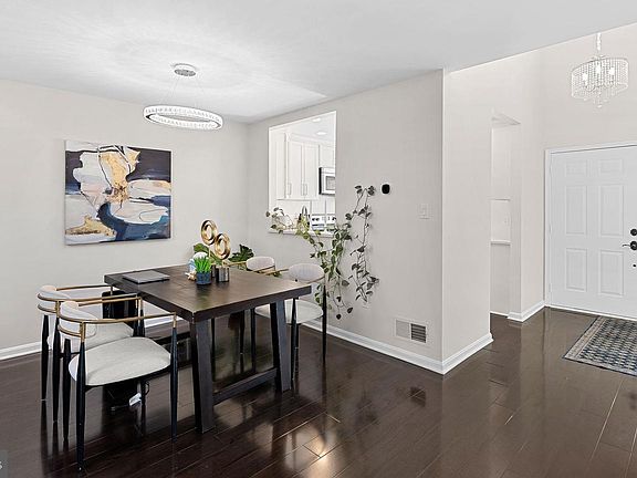 5th image of 8228 Maple Ridge Ave