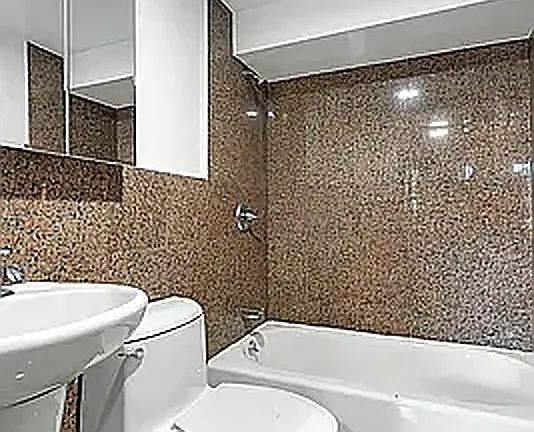 4th image of 19 Barrow St APT 4B