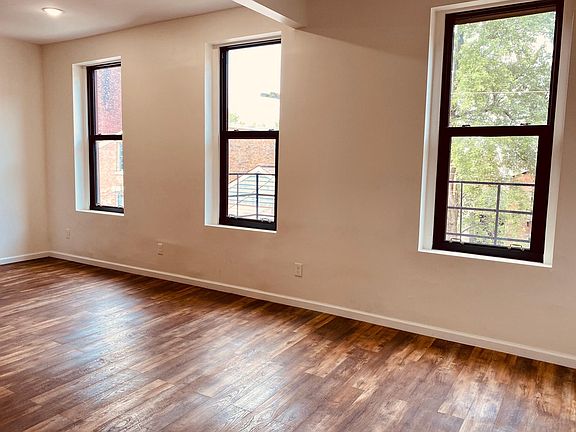 3rd image of 212 Peete St #21