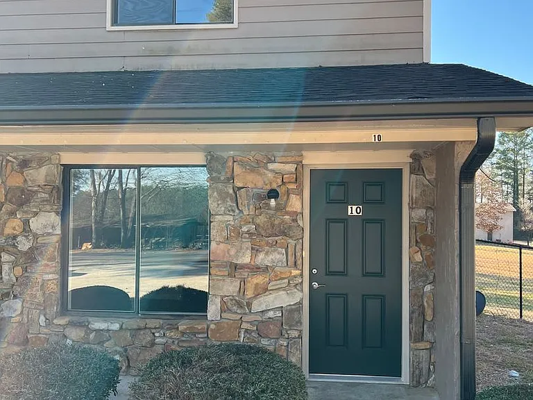 46 Allen Dr — Photo 2