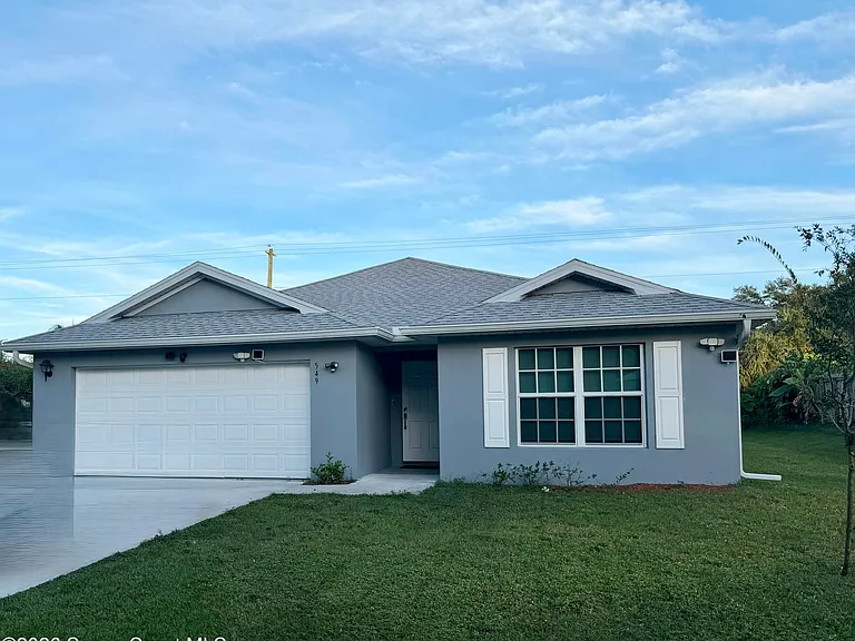 549 NE Como Ave — Photo 1