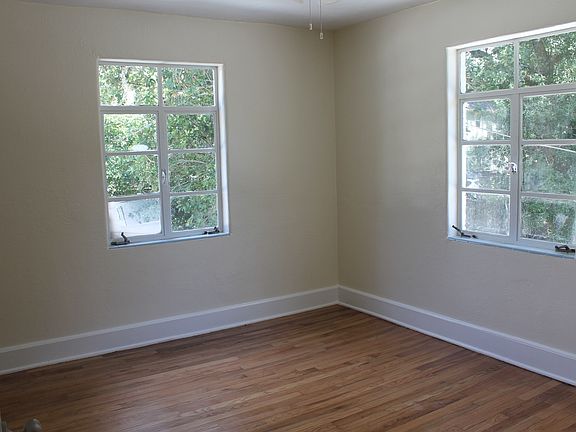 2nd image of 1016 1/2 Atkins Pl