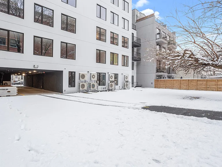 250 Winthrop St #3B — Photo 7