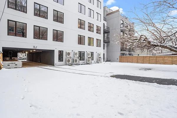 Rented by Reavis | media 30