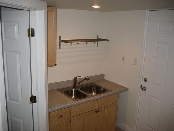 5th image of 2712 W Belden Ave
