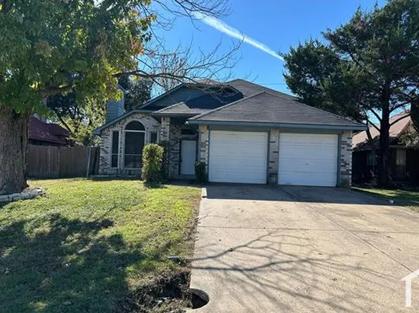 815 Shady Brook Ln, Cedar Hill, TX 75104