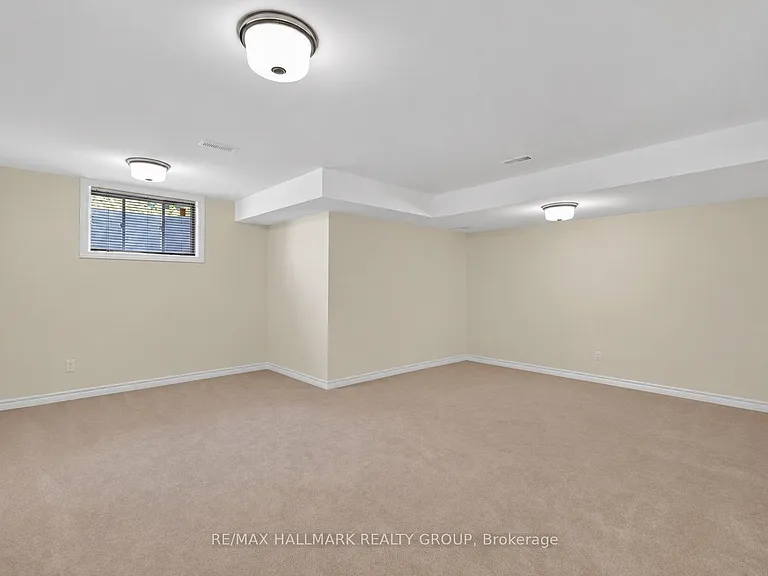 111 Eric Maloney Way — Photo 30