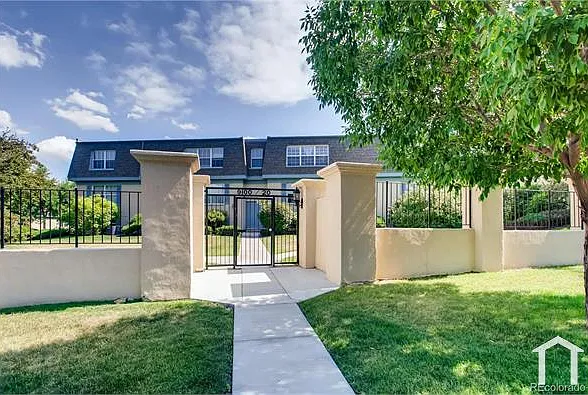 1 bed, 950 sqft, $1,705 — Photo 1
