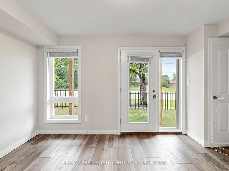 720 Grey St S #55 — Photo 35