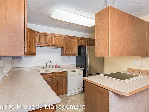 5th image of 4936 Dartmouth Dr #32