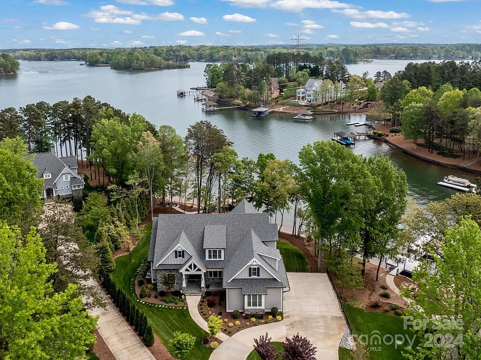 1st image of 8946 Fair Oak Dr #32