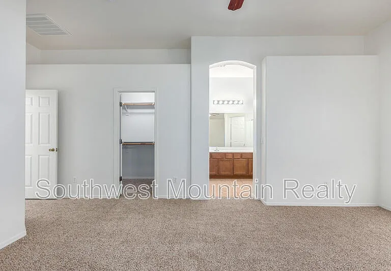 1140 W Oak Tree Ln — Photo 20